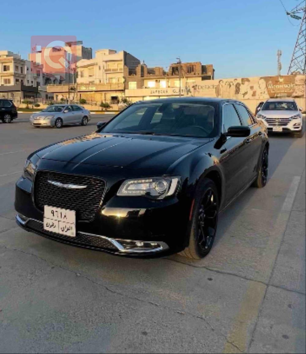 کرایسلەر 300